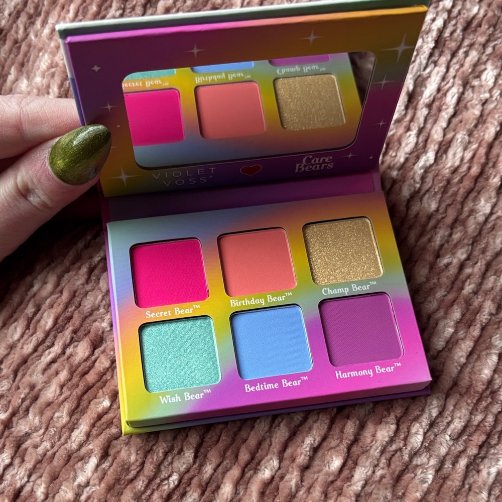 Random Makeup Lot - Picture 4 of 7